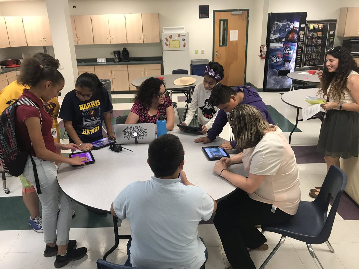 harriscsd83's tweet photo. Our tech team goes above and beyond to teach our teachers new things! #httpsquad #Tuesdaytechbytes #VILS plus we have amazing tech leaders https://t.co/b4L81Oi7Vg