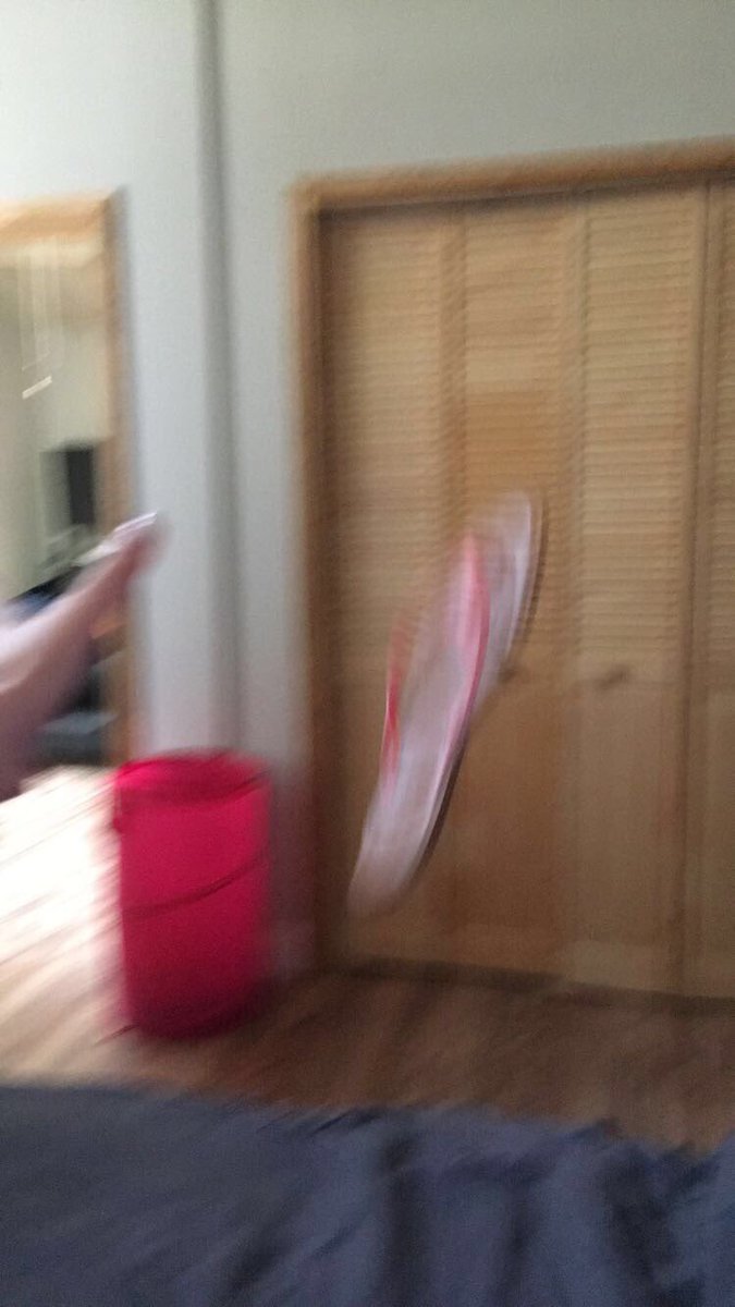 messedupmaya's tweet photo. #FUCKFLIPFLOPS YEET https://t.co/IS5xUcm47f