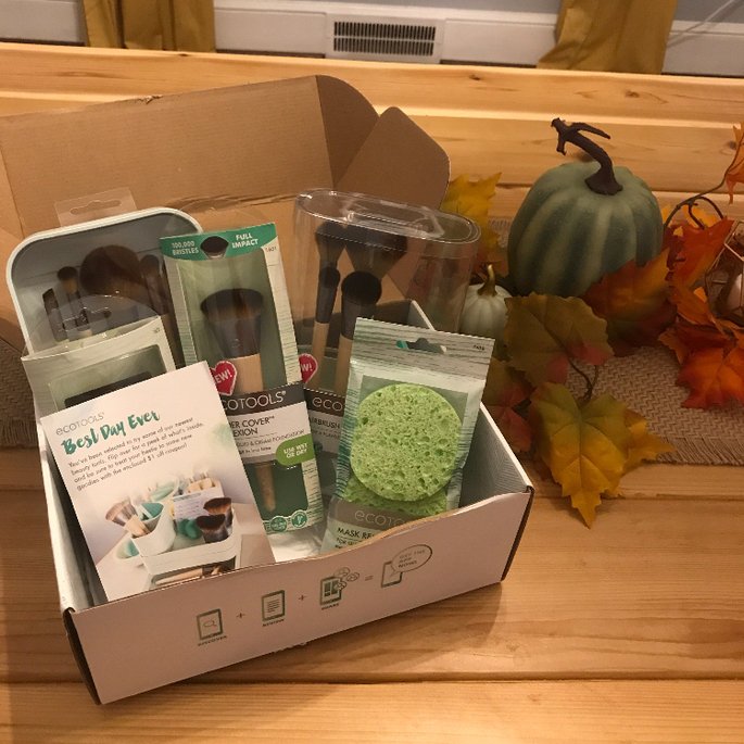 haleylasley_'s tweet photo. Best day ever is right!! So excited to test out my new #EcoToolsXO in my complimentary VoxBox from @influenster!! https://t.co/80BZFkXDql