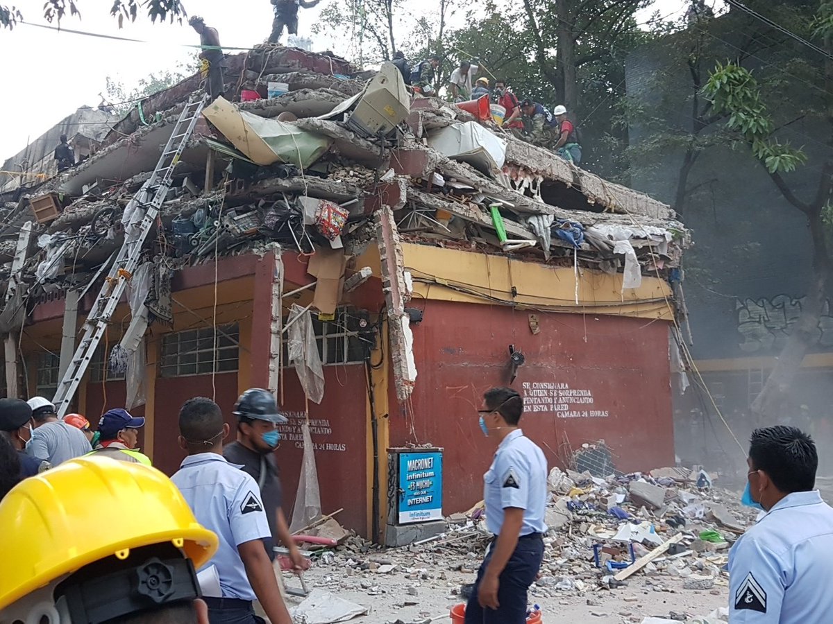 Necesitamos plantas de luz, agua, comida, VOLUNTARIOS, gasas, vendas.. México nos necesita!! Coyoacán, en Tlalpan dirección norte