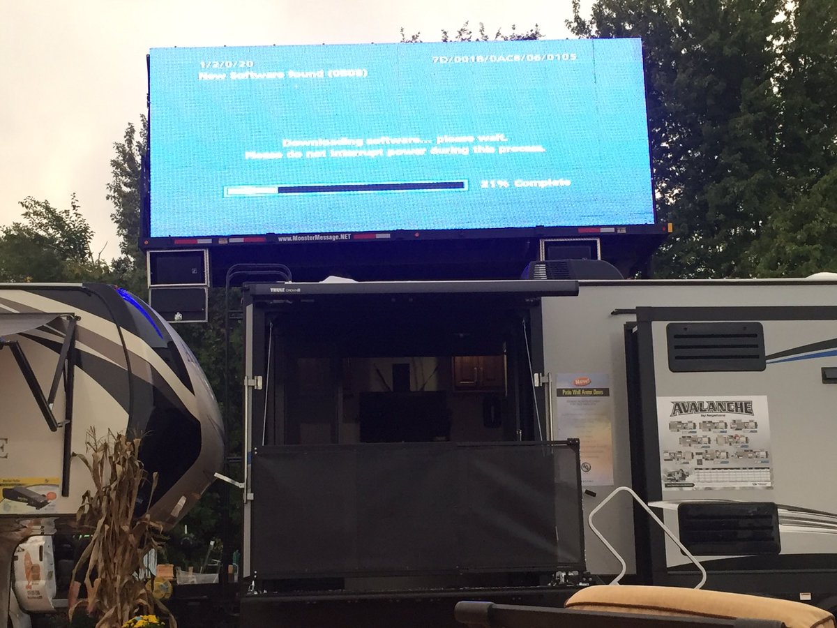 mojojeffsnyder's tweet photo. Why would @DIRECTV @DIRECTVService take over the receiver 2-days in a row for the same update?  And why did they do it during the game #fail https://t.co/OVbpVsZn9X