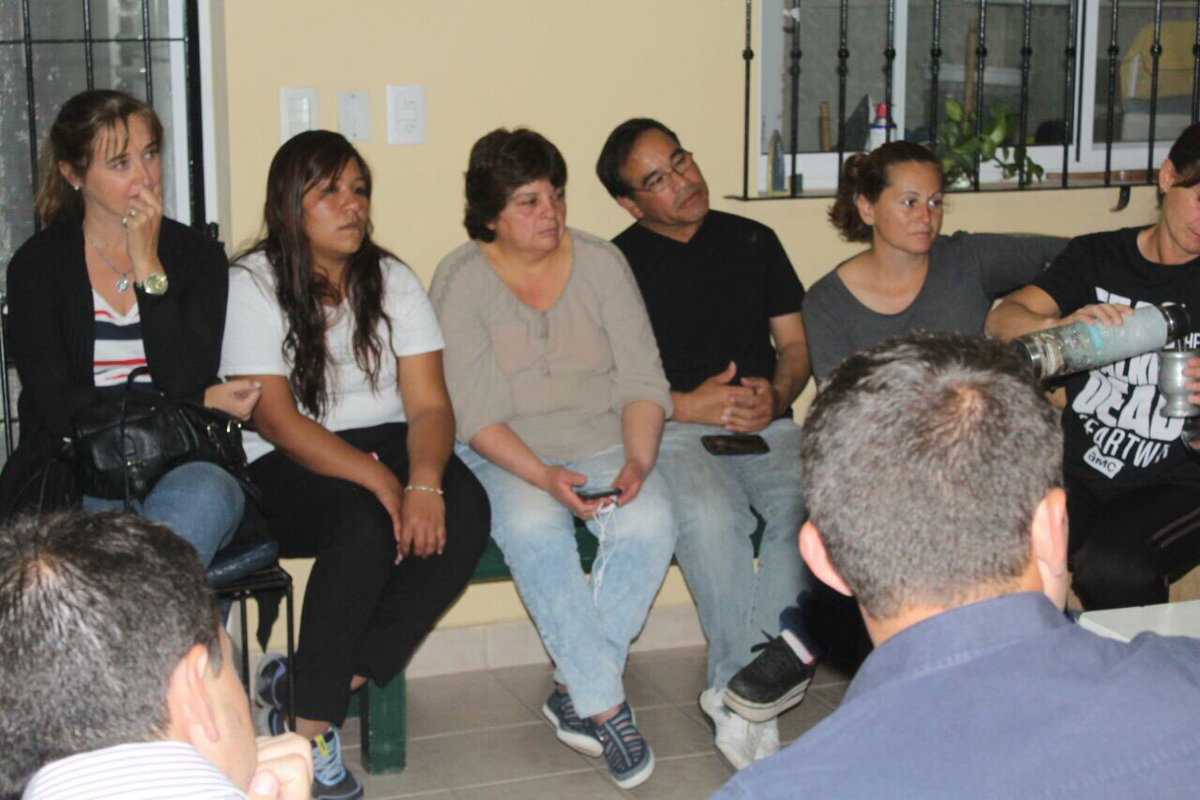 MatiasAssennato's tweet photo. Con @carlosmorello conversando con vecinos de Barrio Grand Bourg. Vamos a trabajar juntos! 😉 https://t.co/SHvKk5MCj8