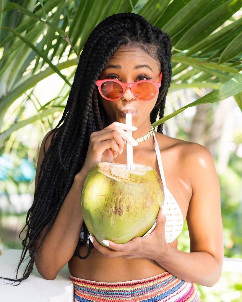 riamichelle's tweet photo. My face when I get to drink real clean coconut water, thanks @drinkpurebrazilian #drinkpure #purebrazilian #coconu⦠https://t.co/LGi48Lej6W https://t.co/oBzJgNlI5L