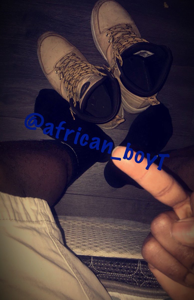african_boyT's tweet photo. Selling dirty ass size 10's to some good little cash fag to sniff &amp; lick clean. dm if you wanna be the lucky one 🤴🏿👏🏿👇🏿 #findom #dom #feet https://t.co/KCNzsfqFKI