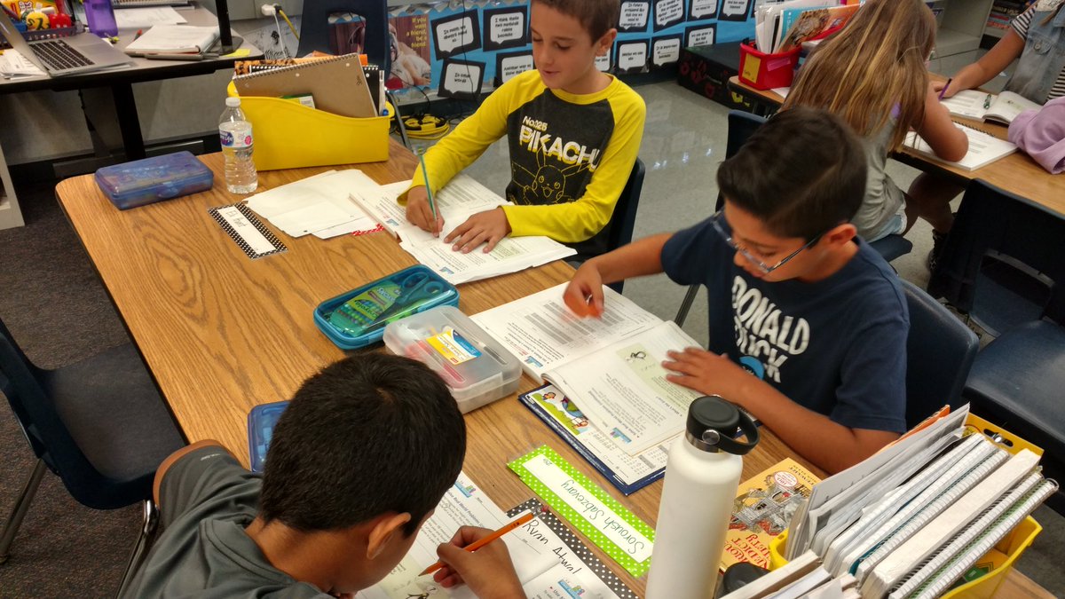 Reidt_on's tweet image. It&apos;s a good day when your student says &quot;I love fractions now!&quot; #FunFractions #PartnerSolving #LoveFractions ❤️ #RCSDChampions