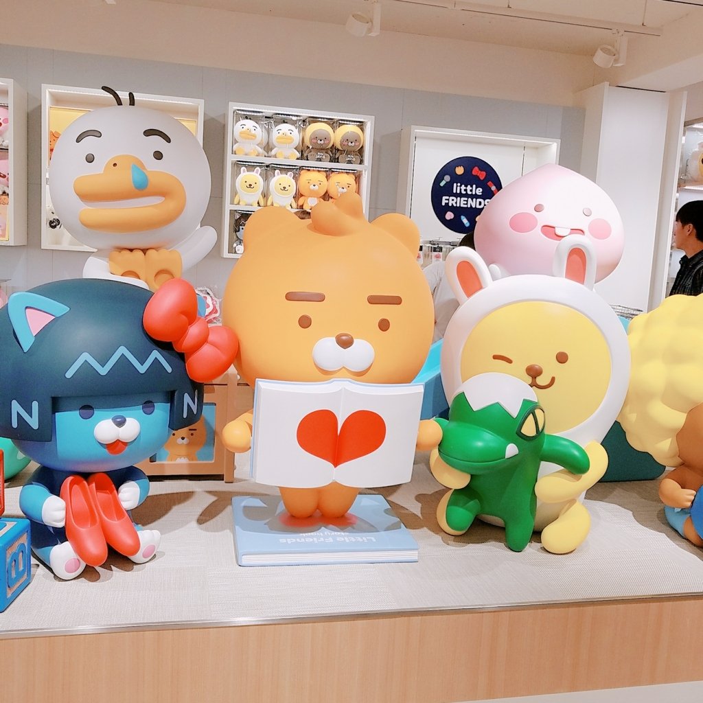 hayuncandy's tweet photo. #kakaofriends #韓国　はてなブログに投稿しました #はてなブログ
【韓国大人気キャラクター】カカオフレンズショップの紹介 - 優雅な毎日はブライトンで
https://t.co/YLRuu6N70n https://t.co/mRUNQCRaxI