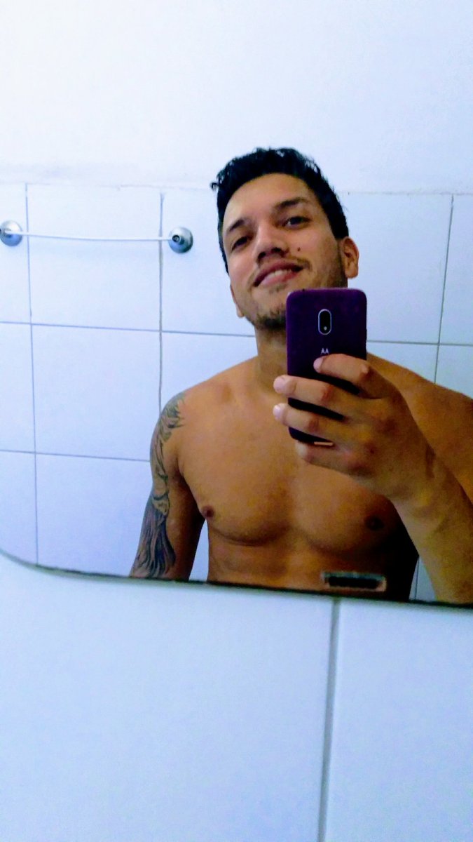 keviivem's tweet photo. Boa noite https://t.co/O1k6hUUr2t