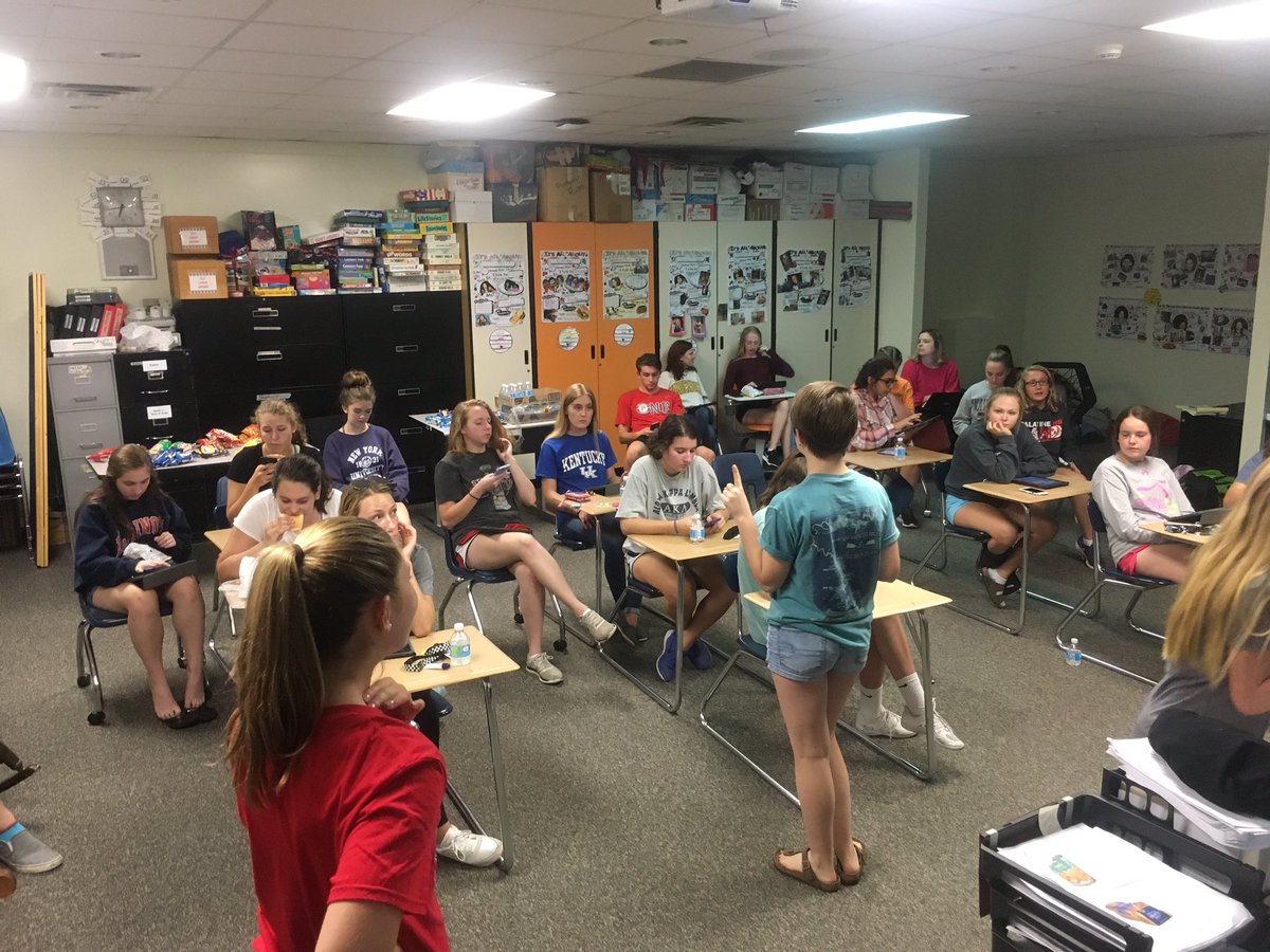 phsbb17_18's tweet photo. thanks for coming tonight everyone!! if you didn't make it to training tonight come on Thursday @ 6:30 in room 127, we have food!! https://t.co/fyLi0ZLW0o