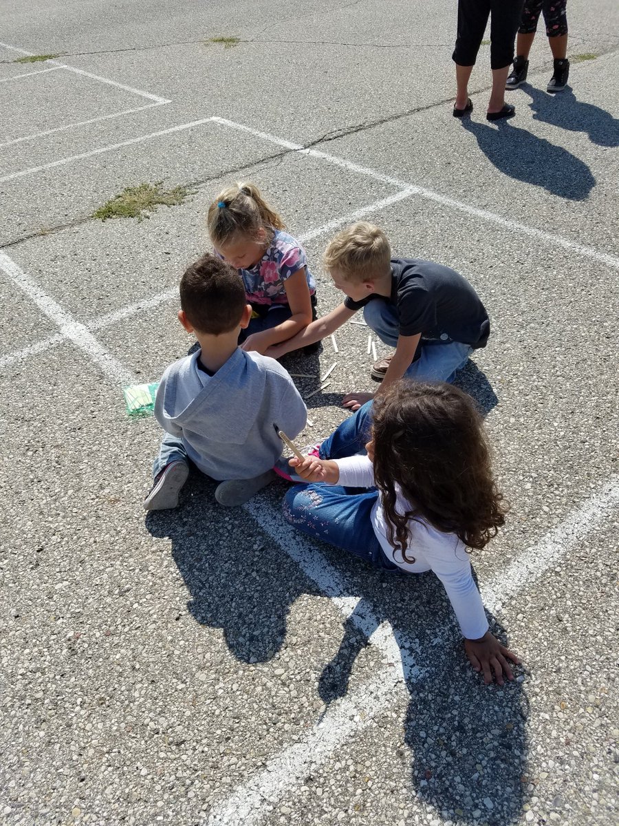 FullersKiddos's tweet photo. Working out Number Sense with math centers outside!!! Chalk numbers, groups of 10 to 100, hop counting, number name match-up! #gogrewenow https://t.co/sdKOX8jUqS