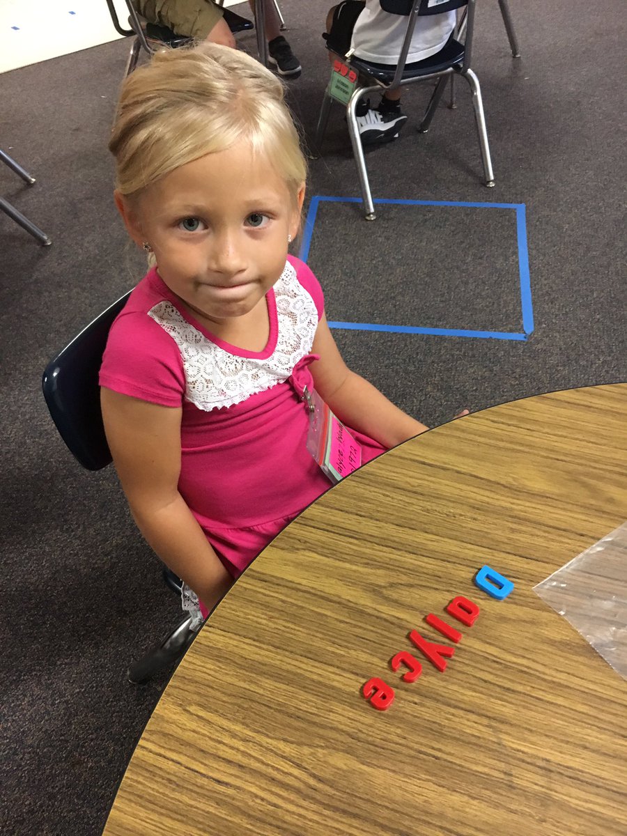 AngelWiersema's tweet photo. Working on spelling our names with a capital letter. @wrfortelem #rcisdjoy https://t.co/QltEIsONW3