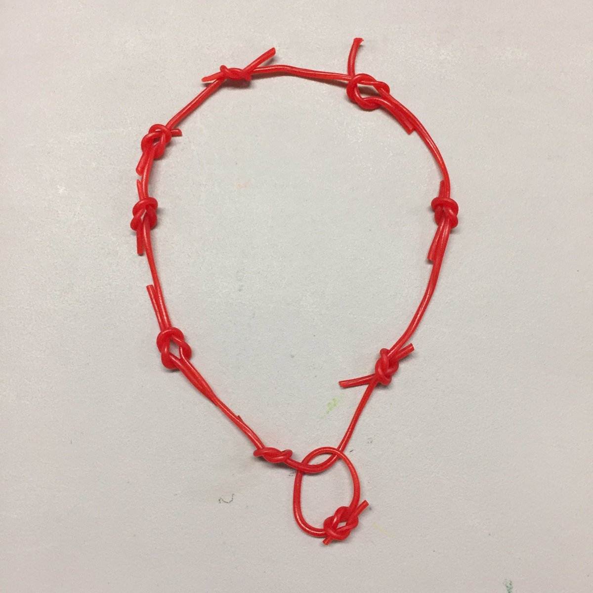 brownowl139's tweet photo. Who says you need to practice tying reef knots with your tie!? #GirlGuides #Brownies #ReefKnots #PullNPeel #Liquorice https://t.co/gFWz7D6fGe