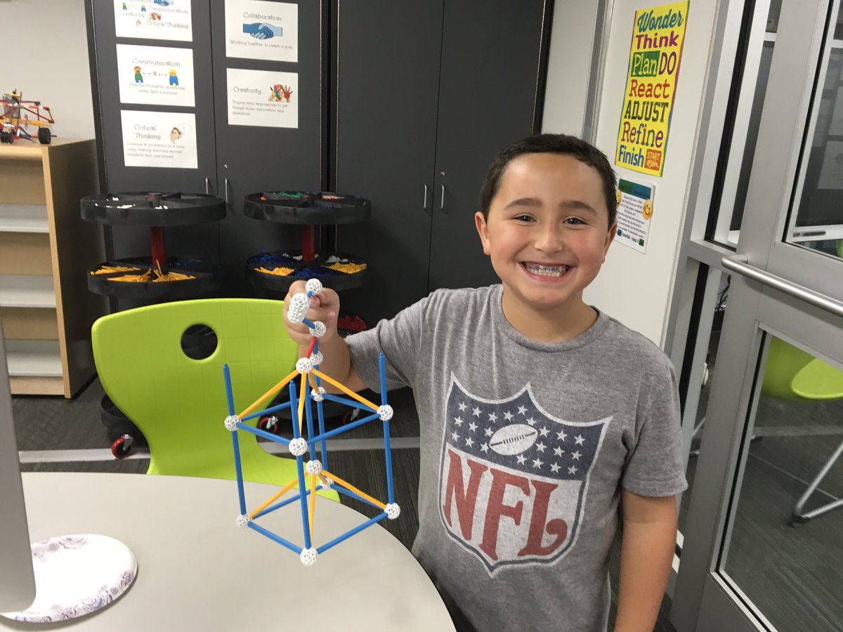 Ms_Ward_'s tweet photo. We loved our first experience with SMART Lab in 4th grade! #engage109 #wardwal109 #wal109 https://t.co/Nc2PuoQuUQ