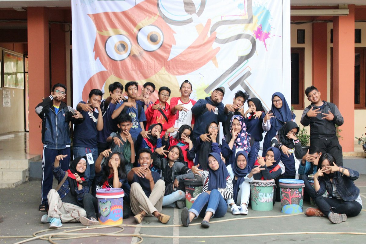 ekstanba's tweet photo. Sabtu, 16 September 2017!
Getting Smanti On Paint🎨 https://t.co/dROWBNG84G