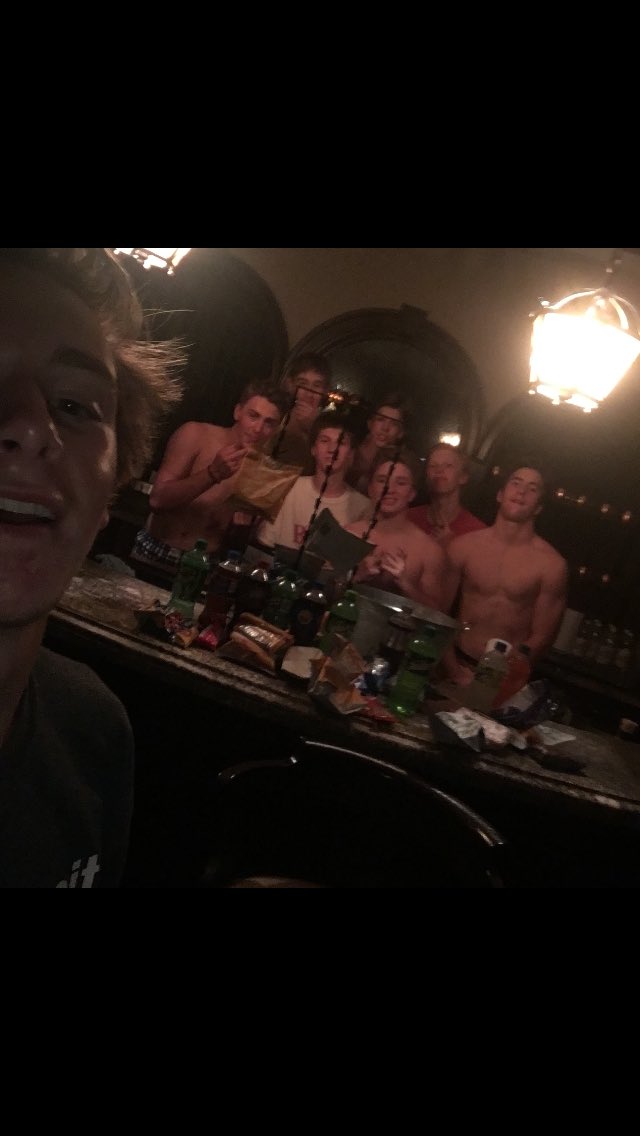 bp0088's tweet photo. Happy birthday whit @johnwhitmore10 https://t.co/8dgXAwv00T