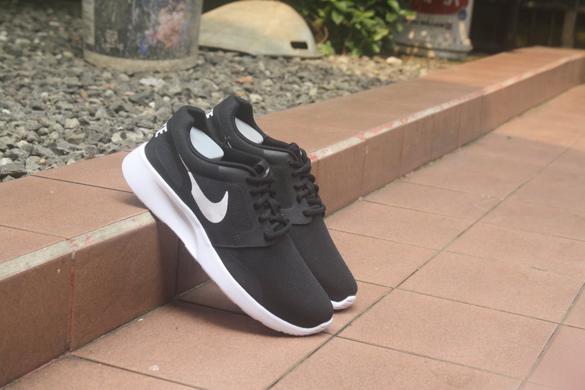Bewok.2ndbrand (@bewok_sneakers) on Twitter photo Nike kaishirun black white size 40,5 bnwb. 550k @Indo_Shoesaddle <a href="/ORGNVANSHOES/">ORGNVANSHOES</a> <a href="/ryanryfa/">sikielkoe</a> <a href="/S_Sneakers/">Say sneakers</a> @muffindonesia Nike kaishirun black white size 40,5 bnwb. 550k @Indo_Shoesaddle <a href="/ORGNVANSHOES/">ORGNVANSHOES</a> <a href="/ryanryfa/">sikielkoe</a> <a href="/S_Sneakers/">Say sneakers</a> @muffindonesia