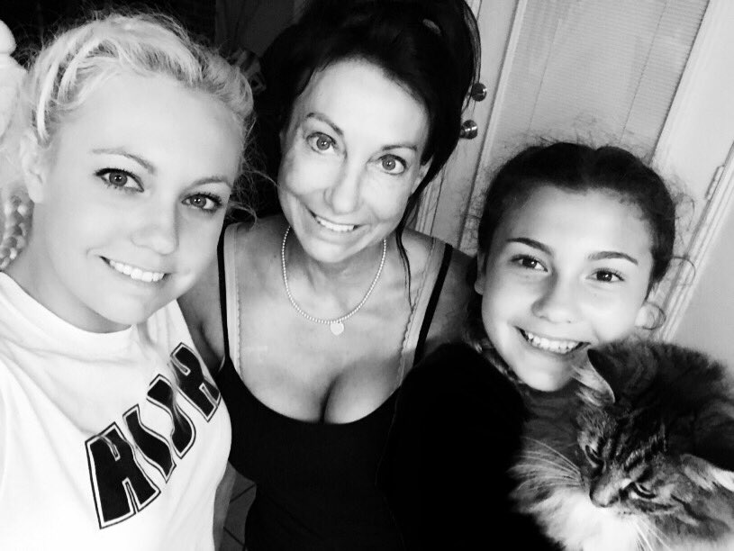 TW Pornstars - Kalee Carroll. Twitter. Me, my mom, and my sister 💗