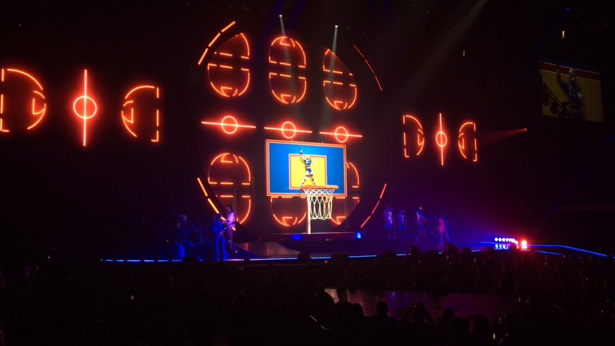 katyplayer_'s tweet photo. felizmente indo dormir extremamente orgulhoso com mais um espetáculo de extrema qualidade sendo entregue por Katy Perry #WITNESSTHETOUR https://t.co/HtEy8qrUHP