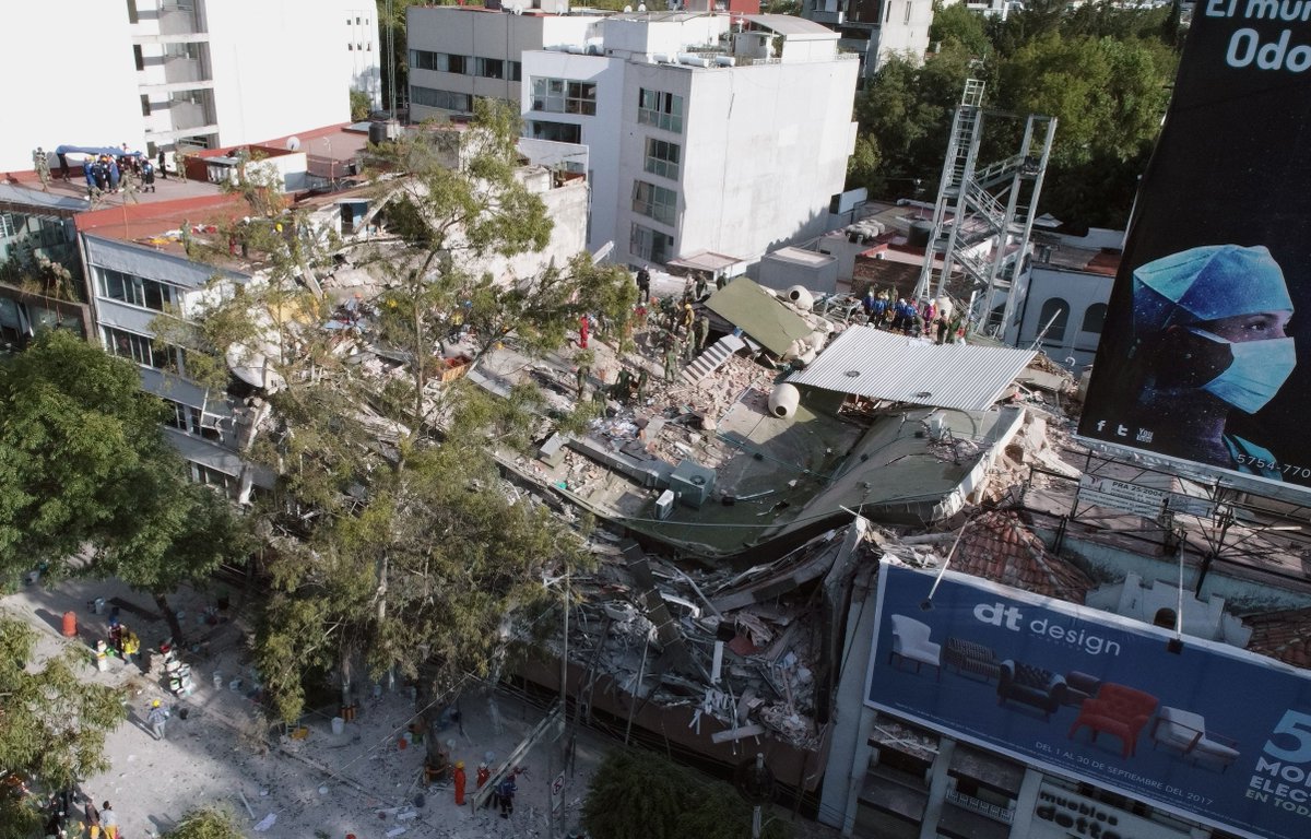 Un poderoso terremoto de magnitud 7,1 sacudió México en el aniversario trágico del sismo de 1985 cnn.it/2xk4AB7