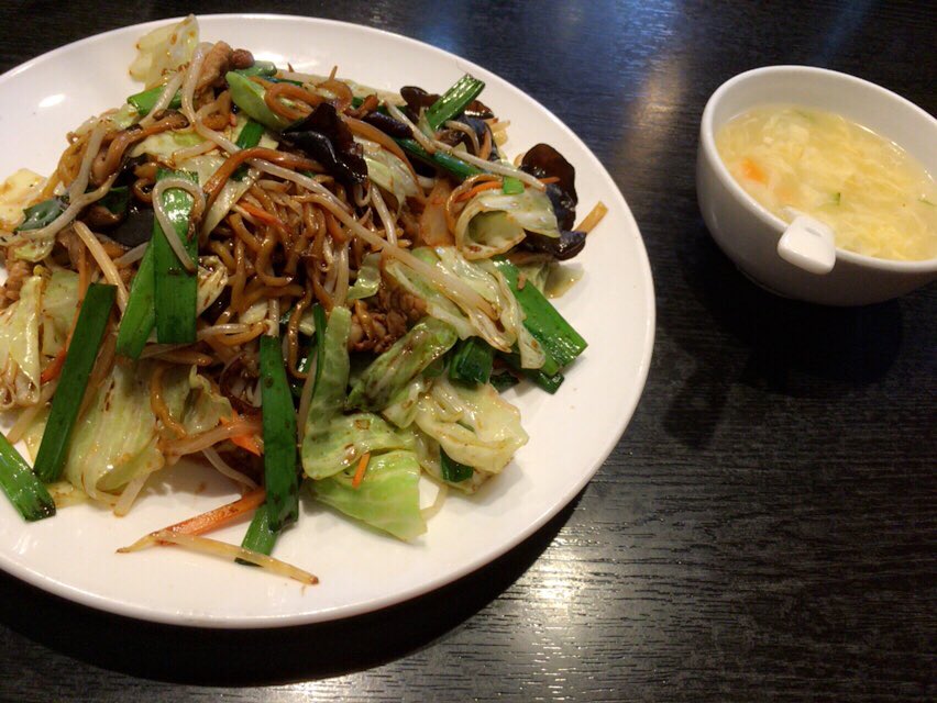 Meホールディングス 新卒採用チーム 今日も浦和の王龍に行って上海焼きそば食べました 本当は違うのも食べてみたいけど上海焼きそばが美味しすぎてやめられない ごちそうさまでした Meﾎｰﾙﾃﾞｨﾝｸﾞｽ ﾗﾝﾁ 浦和 王龍 上海焼きそば