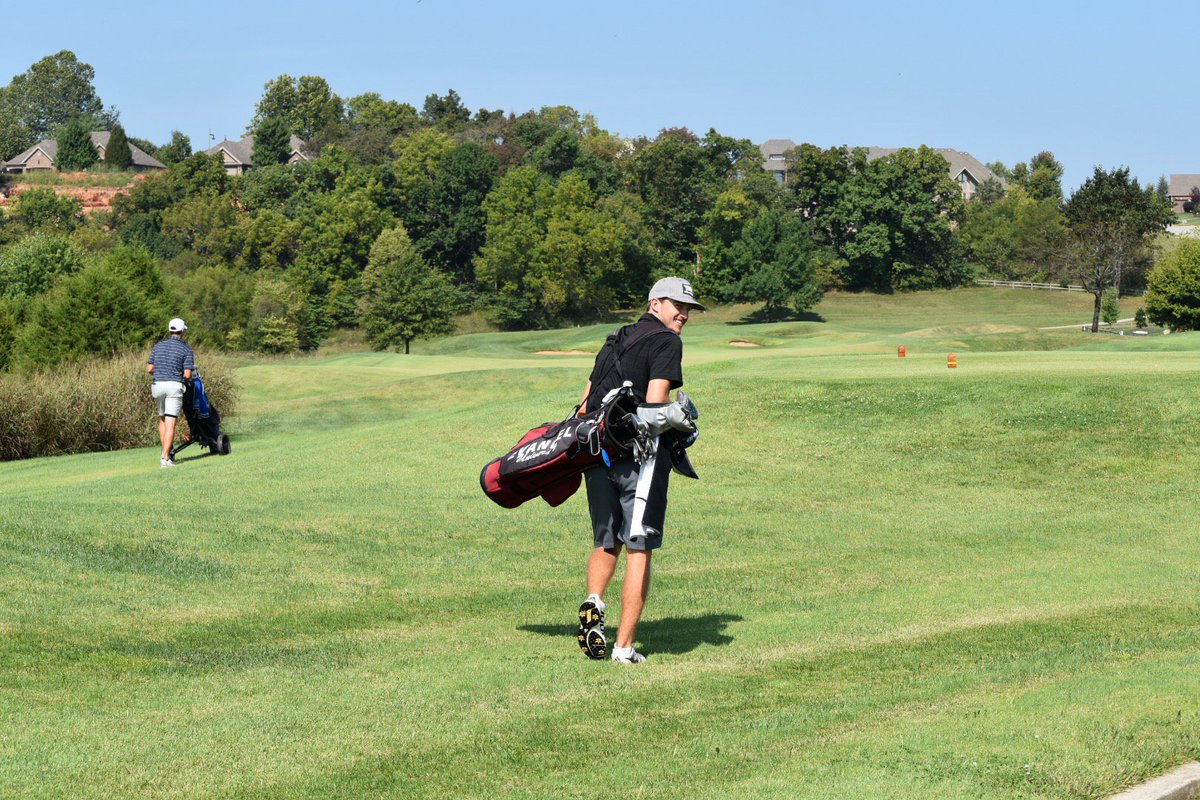 JonnyCat579's tweet photo. Strong finish from @GrantSeifried and @DylanBekemeier kickstarts the 17-18 #EUGolf season. #YWBW https://t.co/84IvTYaBoQ