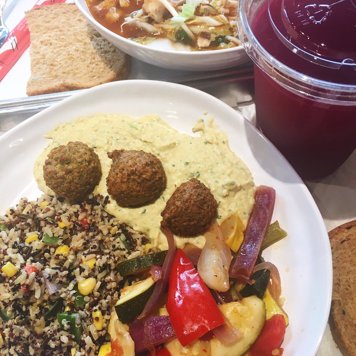 FourLeafClover's tweet photo. Felt super special to be invited to a VIP preview event for @corelifeeatery's new location in Indy today! TY for the invite!! #eatatcore https://t.co/Z8v4vEDi2O