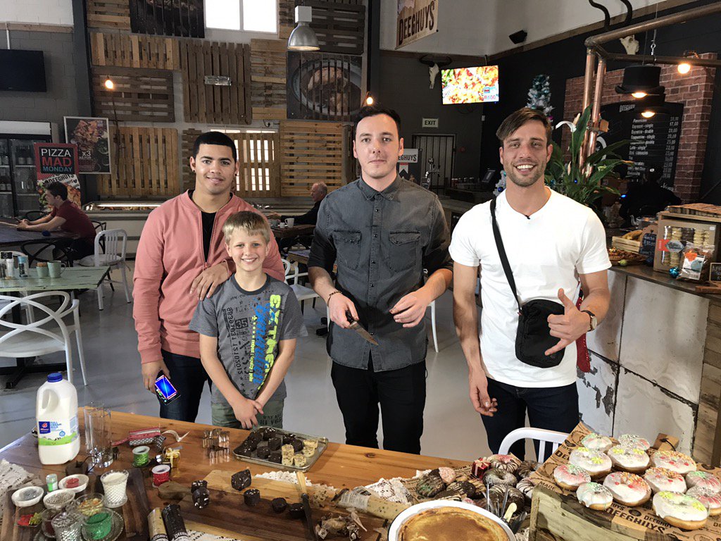 Christo_DieBroers (@snyman_christo) on Twitter photo Besig met n shoot vir <a href="/PasellaTV/">Pasella</a> . #Liewekersfeesvader. <a href="/DanelSnyman/">Danel Snyman</a> <a href="/StefanEnslin/">Stefan Enslin</a> <a href="/DeanyBoy08/">Dean Smith</a> <a href="/etiennefourie15/">Etienne Fourie</a> Besig met n shoot vir <a href="/PasellaTV/">Pasella</a> . #Liewekersfeesvader. <a href="/DanelSnyman/">Danel Snyman</a> <a href="/StefanEnslin/">Stefan Enslin</a> <a href="/DeanyBoy08/">Dean Smith</a> <a href="/etiennefourie15/">Etienne Fourie</a>