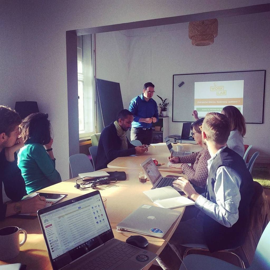 WorklabParis's tweet image. Atelier "entreprise libérée, holacracy : quésaco ?" par Adrien Tusseau 😀 #worklabparis #collaborative #sharing #co… ift.tt/2hifEsL
