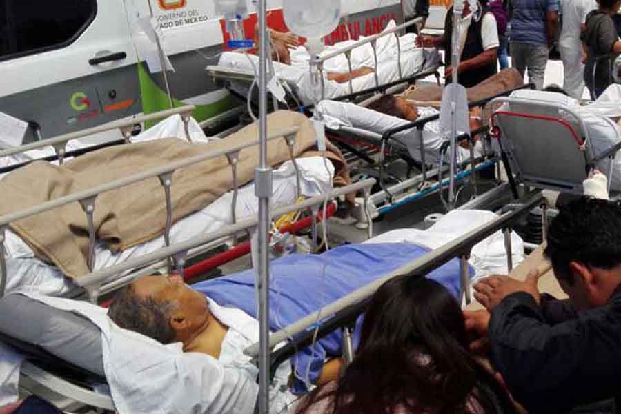 CapitalEdomex's tweet photo. Consulta aquí la lista de pacientes evacuados del Hospital Ceylan en #Tlalnepantla y a qué hospital los trasladaron
https://t.co/nQv1KyKZQo https://t.co/kItE4Tgavj