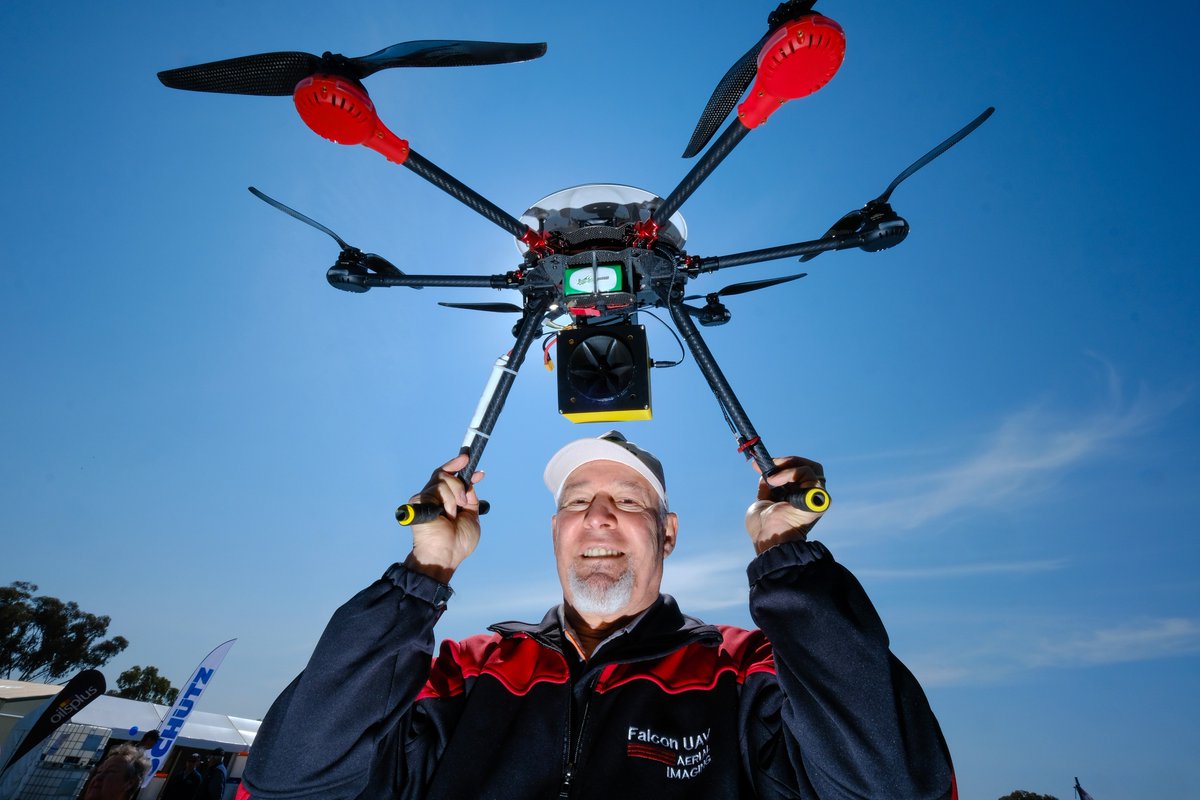 Hentyfielddays's tweet photo. Phil Lyons shows the latest in drone technology used in agriculture.
#HMFD2017 #Hentyfielddays https://t.co/olom2E0HUJ