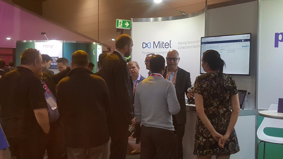 Mitel_AU's tweet photo. @Mitel_AU talking Enterprise Omni Channel #MiContact Centre, @Mitel_MiCloud and #IoT at #Vantage17 https://t.co/FDs8XIEbcu