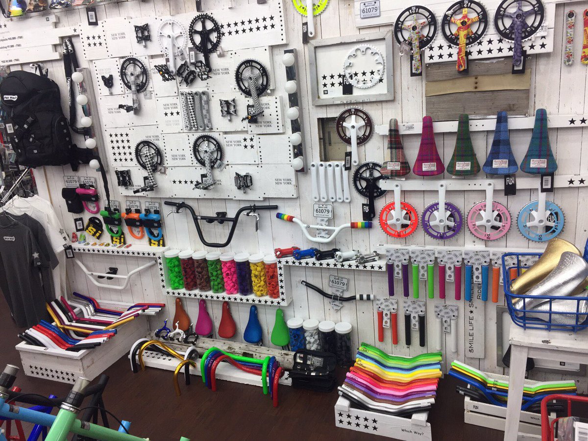 ビックカメラ בטוויטר ビックカメラ京王調布店 9 29 Open スポーツ用品 は 通勤 通学用の自転車から電動アシスト自転車はもちろん 自然あふれる調布エリアにぴったりのスポーツ自転車も取り扱います 世界に１台だけの自転車が作れるライダーズカフェも導入し 自転車