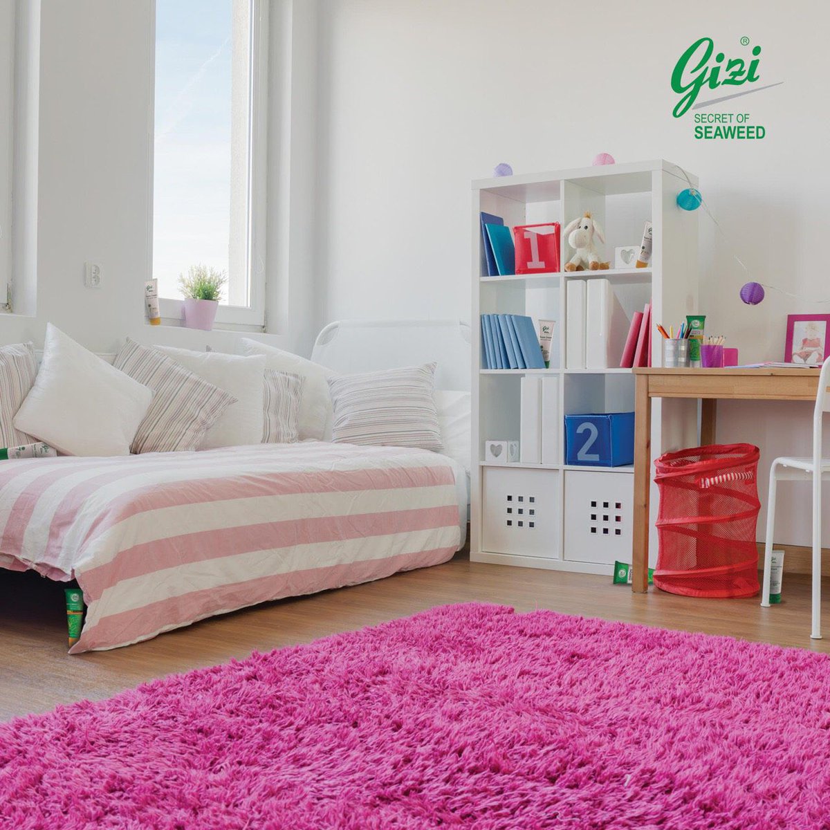 Ayo biar gak hilang fokus sebelum lanjut kerja, tebak ada berapa produk Gizi yang ngumpet di kamar ini?