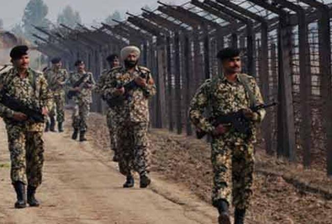 news24tvchannel's tweet photo. 2 Pakistani infiltrators killed, foil infiltration bid near Amritsar #Amritsar #Pakinfiltrators #BorderSecurit https://t.co/5fDxT6B19b https://t.co/W4CCbnUUKU