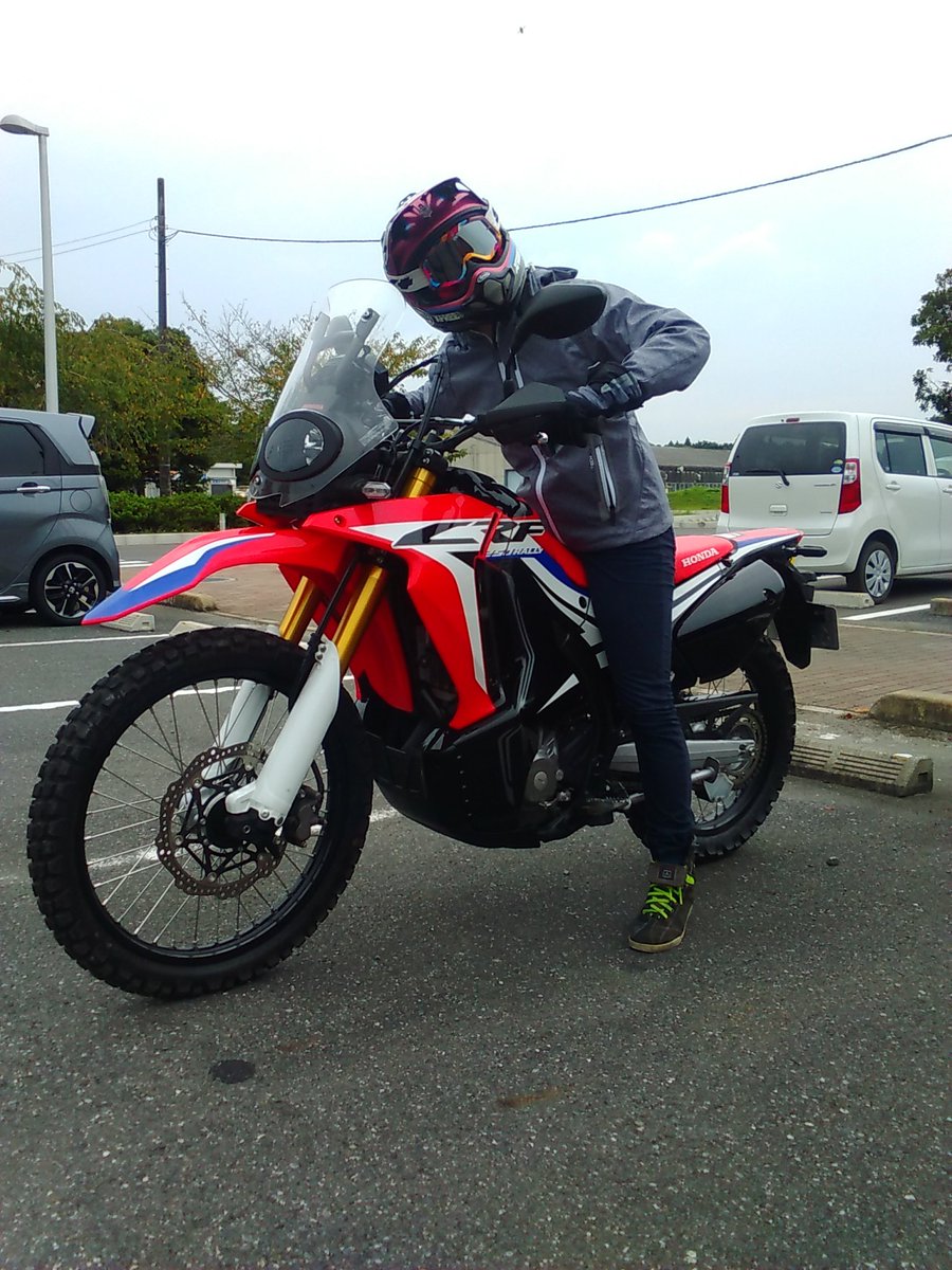 柴田直美 على تويتر 今日はcrf250rally を試乗させて頂きました ずっと乗ってみたかったので 嬉しすぎて楽しくて遠くまで行っちゃって予定時間過ぎちゃいました ゞ ローダウン仕様だから足も着きました Crf250rally Honda オフロードバイク ローダウン仕様