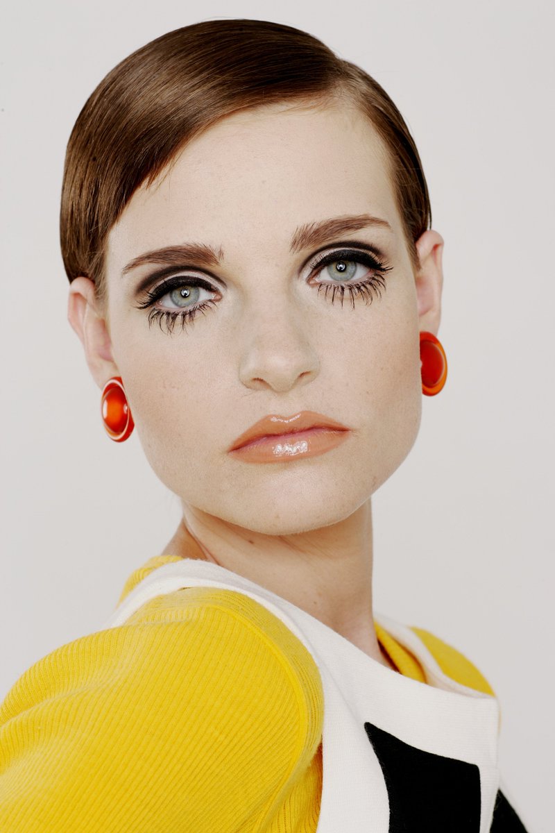 oscarlarion's tweet photo. Happy Birthday Twiggy! #oscarlarion #mua #influencer #60s #makeupmuse #creation #makeupbook #osmakeupschool https://t.co/tWYCuA1SVs