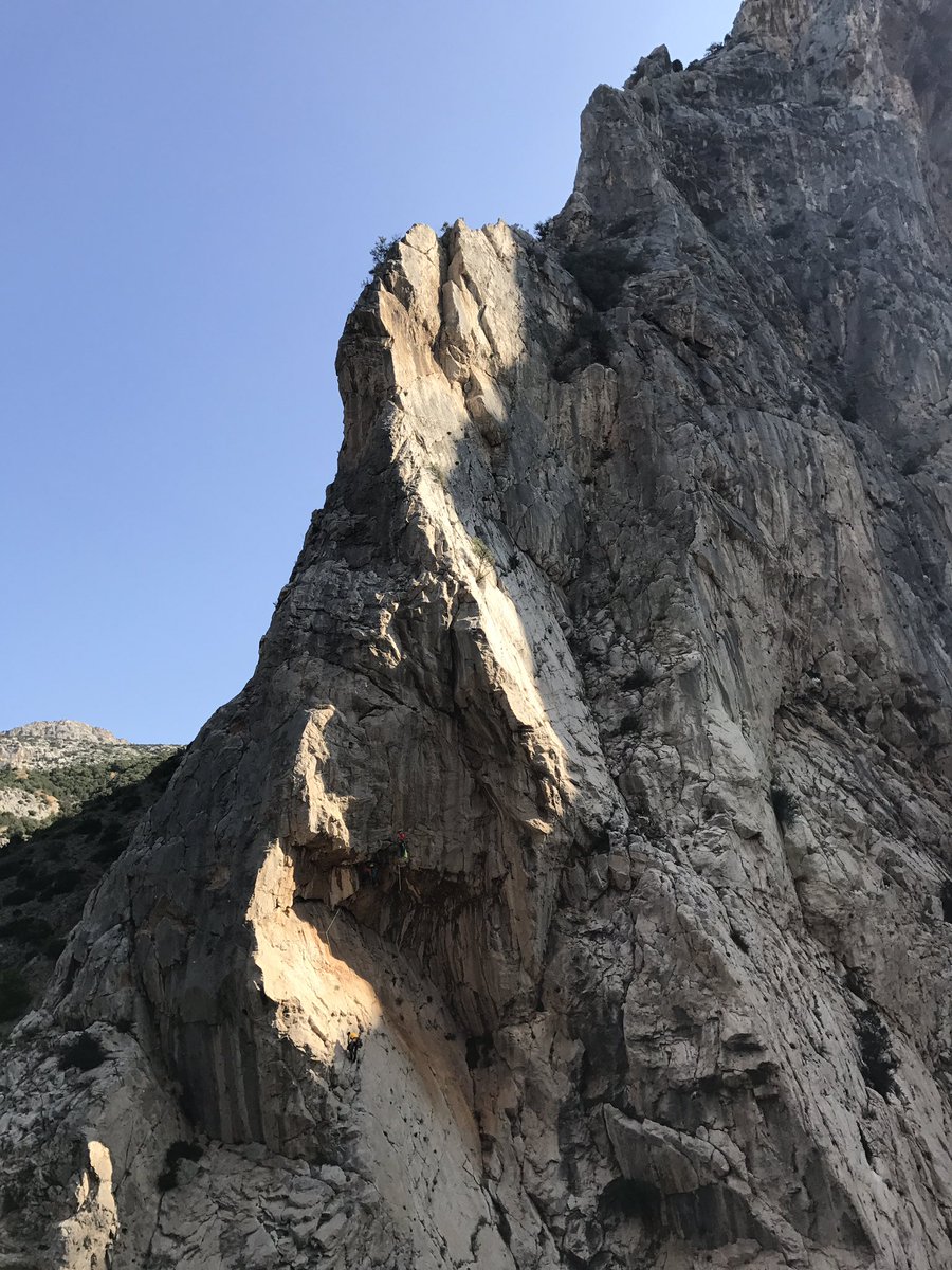 _toby_williams's tweet photo. Little hike through the mountains... #caminitodelrey #hiking #españa #Andalucía #sunsouthikesout https://t.co/byyG1i7xAa