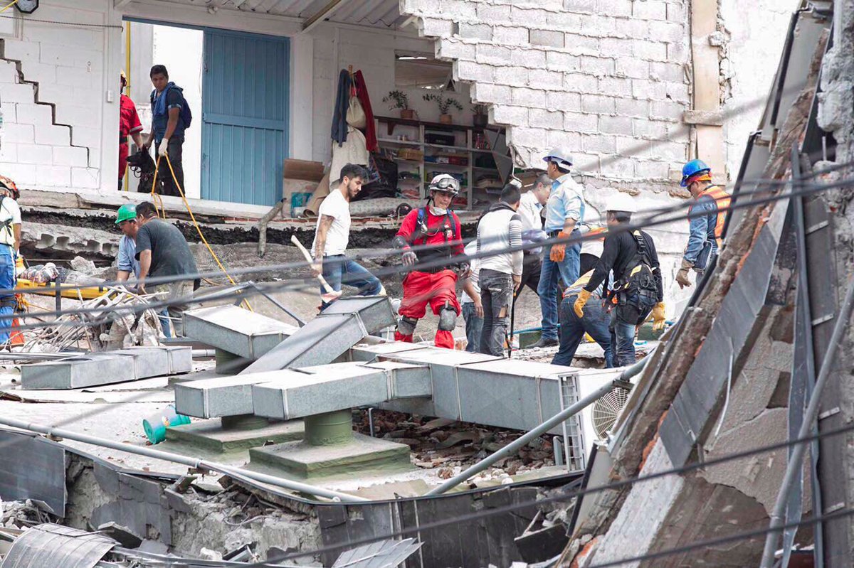 Es MUY importante evitar congestionar las calles por donde deben transitar los vehículos de emergencia.