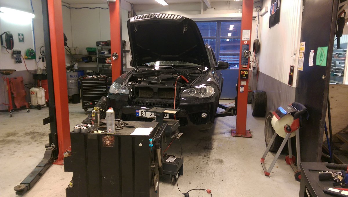 First car today.. #work #bmw #x5