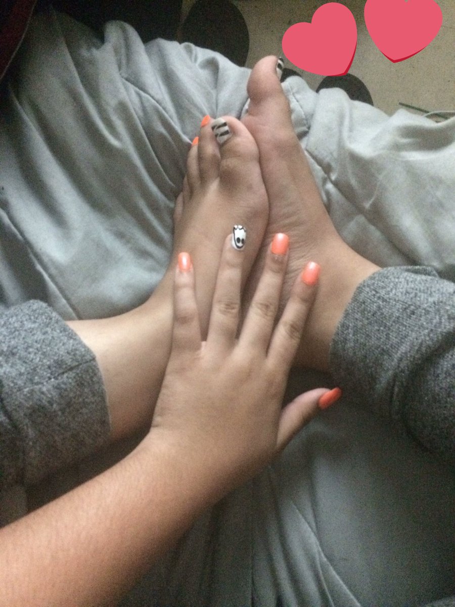TheSellingNudes's tweet photo. Tribute and kik me for sessions losers 💋mamileilanii 💵 @RTfeet @RTP1G @RTfaggot @slavetodoms #findom #paypig #feetworship #humiliate #sph https://t.co/R6HbJ5zLaJ