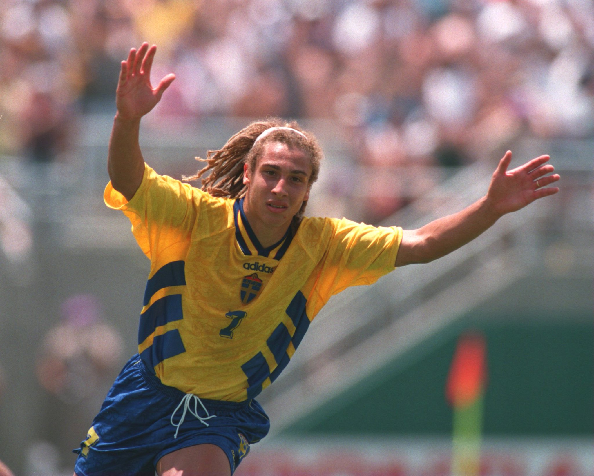 Remember the dreads?

Happy birthday to ex- Sweden,  and legend, Henrik Larsson - 46 today! 