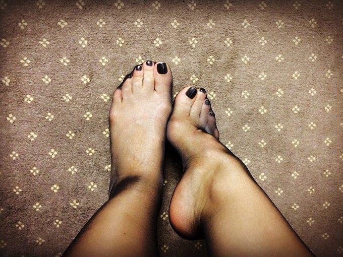 I am everything you can't control! 😂😈 #WednesdayWisdom #nylonfetish @rtdumb @RT4FD @King_Maximuss @slaveCuck_<a href="/tag/wednesdaywisdom"class="tags">#WednesdayWisdom</a><a href="/tag/nylonfetish"class="tags"><span>#nylonfetish</span></a>