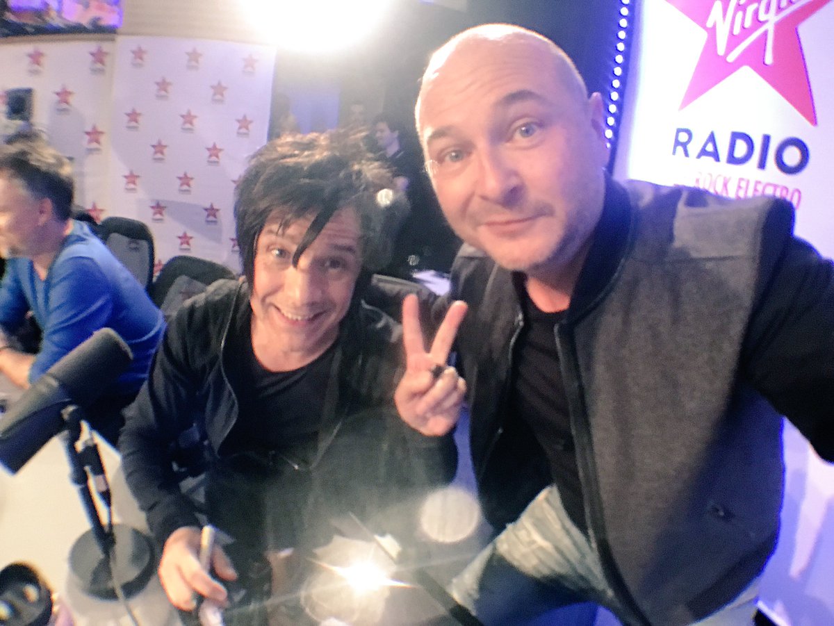 cauetofficiel's tweet photo. Merci mon @nicolasirkis @indochinetwitt un put🔞 de bon moment ! 😘 @VirginRadiofr #CauetSlacheSurVirginRadio #enpublic https://t.co/KFIuRF0WFn