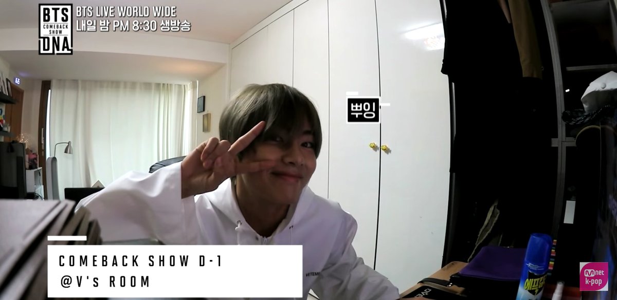 alwaysBANGTAN_'s tweet photo. [แปลคลิป COMEBACK SHOW - BTS DNA D-1]
"แต่ละคนมี DNA แบบไหนกันนะ?"
SG : ในกรณีของวีคงเป็น 'คนขี้เล่นมาตั้งแต่เกิด' https://t.co/loCA9sO8KE