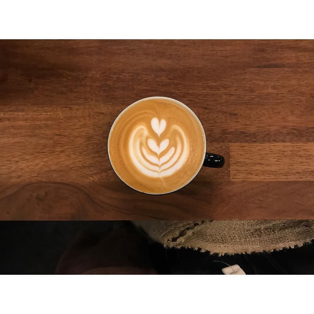 Civiliancoffee's tweet photo. I'm making coffee again! Come and see me inside @hummus_bros Cheapside for a damn fine cup of joe. https://t.co/VC5Jrdv8To https://t.co/xObebowaTw