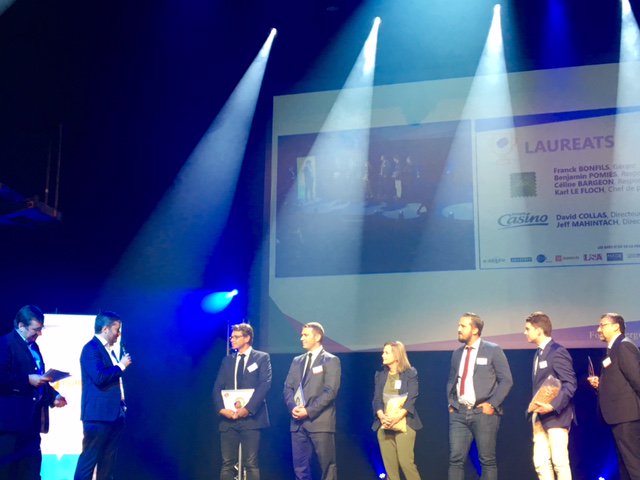 Adelphe_fr's tweet photo. Le Prix Adelphe #GresdOr2017 est décerné à la #PME @UnAirdIci pour son partenariat axé sur la consommation #responsable avec @Groupe_Casino https://t.co/4lhof5Hkhq