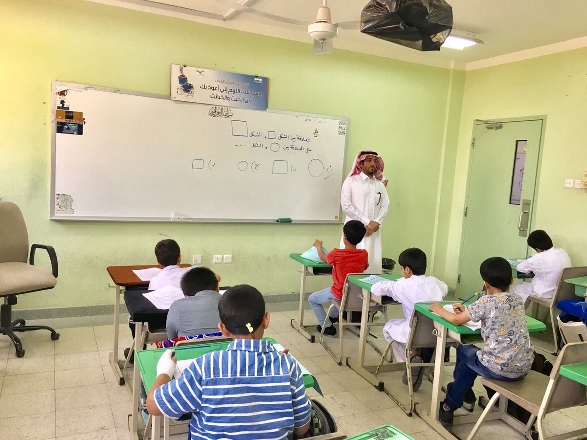 AlMohobin's tweet image. قسم #الموهوبين_تعليم_المذنب  يطبق مقياس القدرات العقلية بمدارس محافظة #المذنب صباح اليوم  29/12/1438
#مدرسة  ب. حمزة
تنفيذ أ.سلطان الخميري