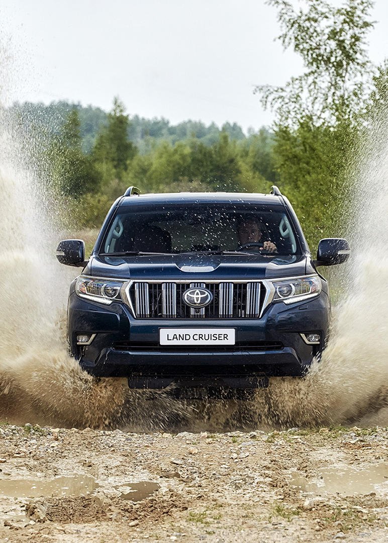 ToyotaUK's tweet image. No road? No problem. #LandCruiser