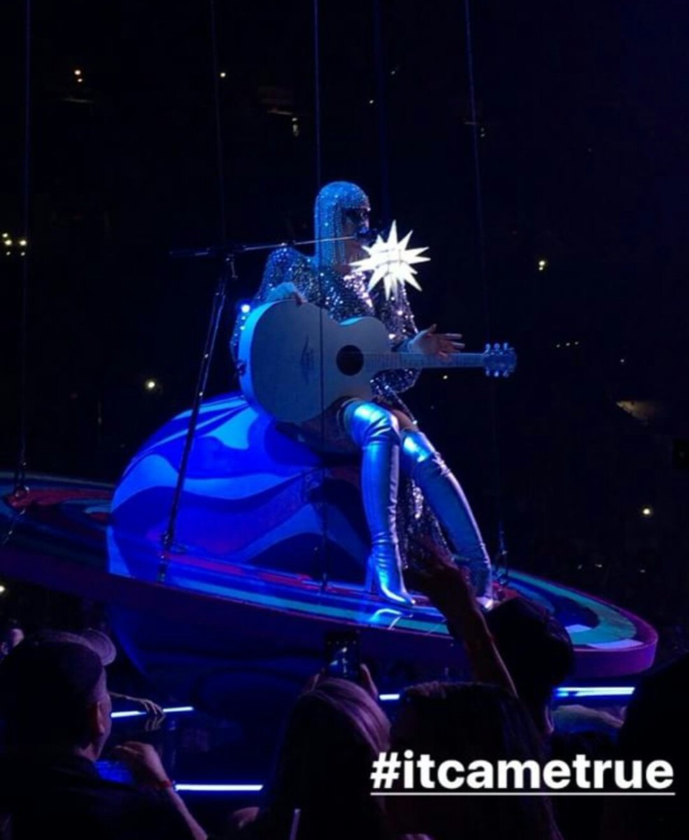 PicsPerry's tweet image. Truly amazing today #WITNESSTHETOUR