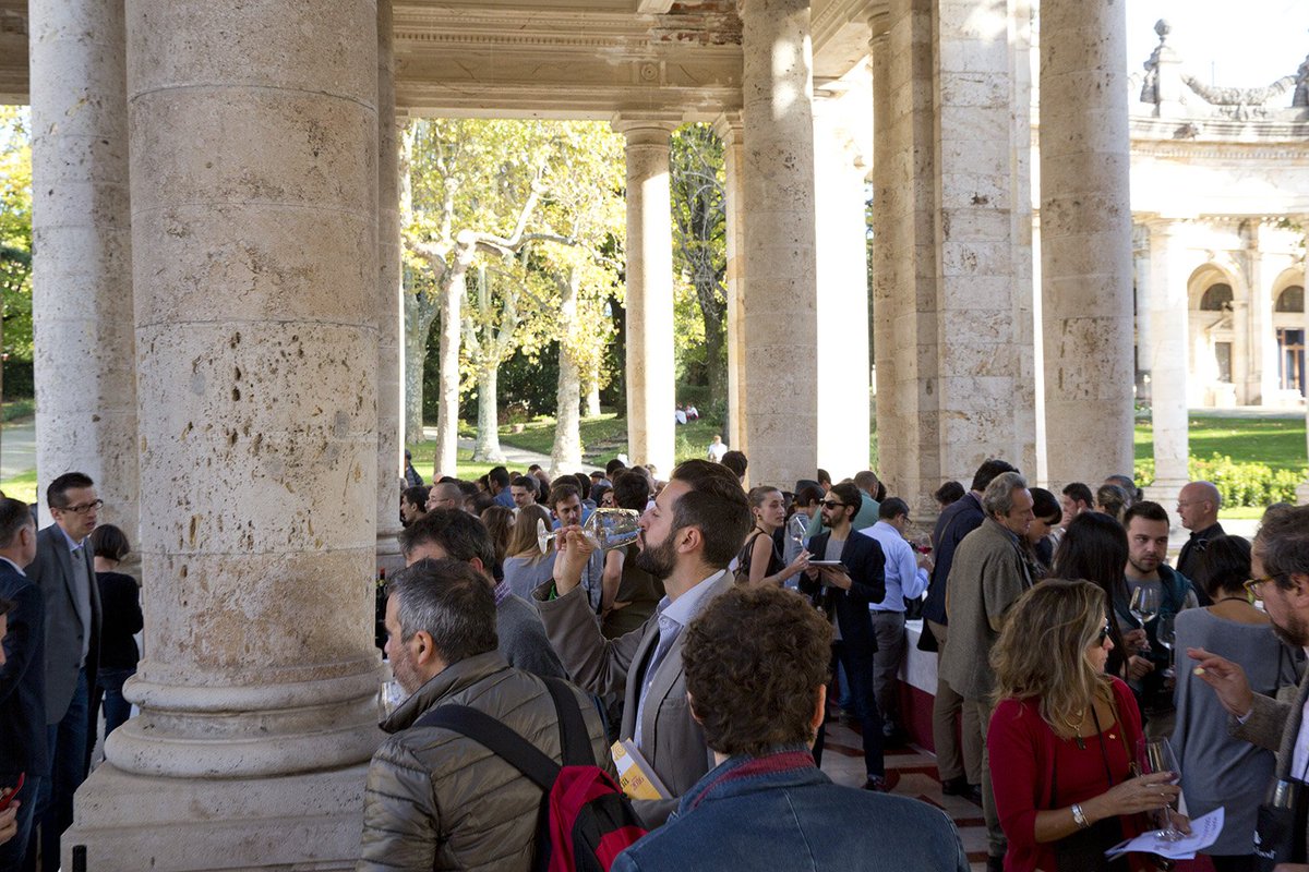 AMontecatini's tweet photo. 13-16 Ottobre 2017. Manca meno di un mese al 5° Food &amp; Book festival: eventi e iniziative sul tema del cibo e del culto del cibo #Tuscany https://t.co/fTcyuvSPv8