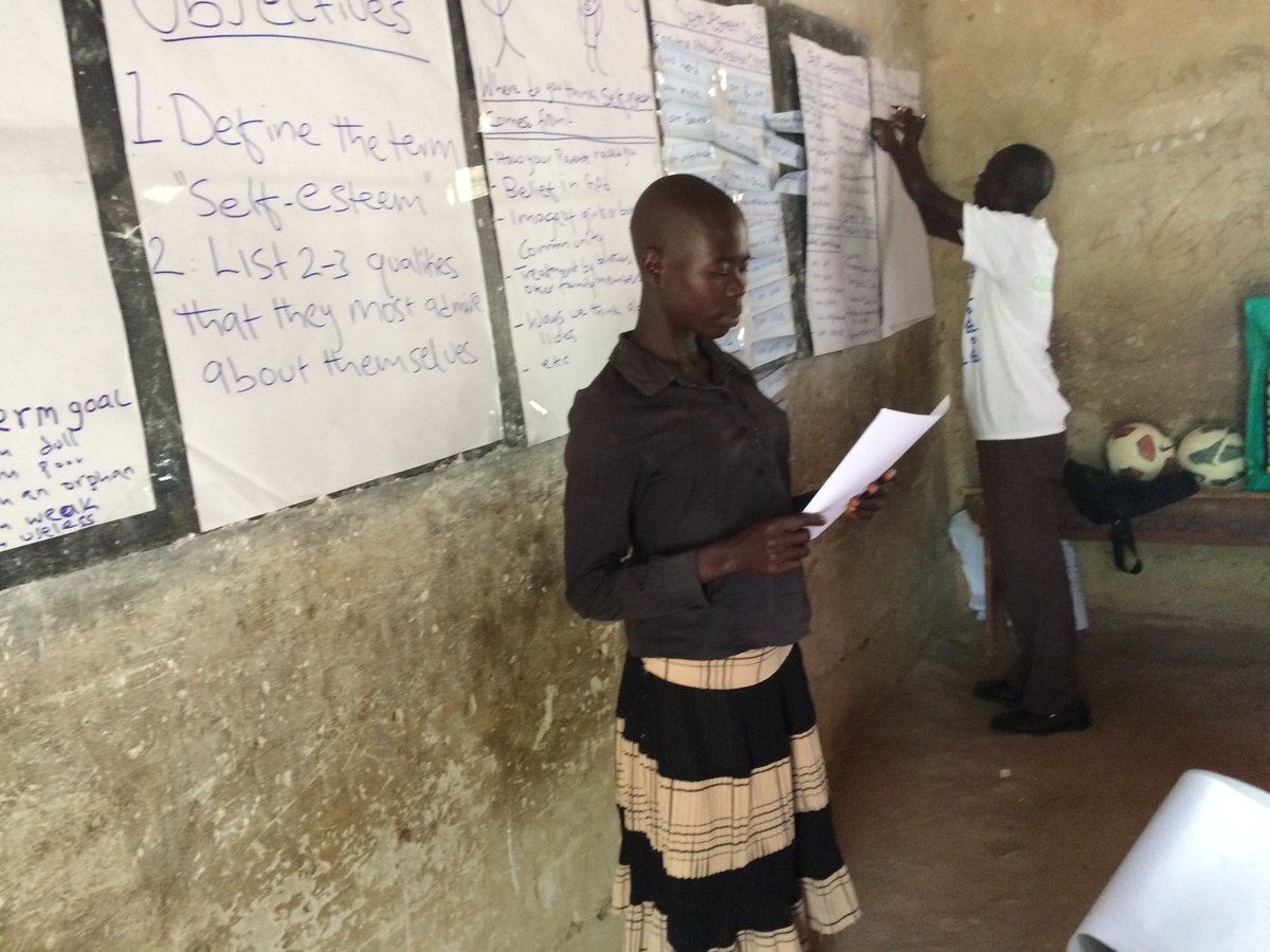 LifestitchesUG's tweet photo. #Lifestitches #AIDS Orphans #Group Presentation During self esteem session #Pokea Primary!! https://t.co/av1WSDaUby